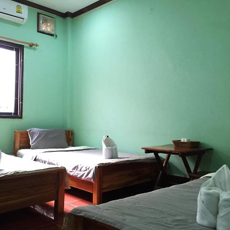 Mao Phasok Riverside Guesthouse 루앙프라방 외부 사진