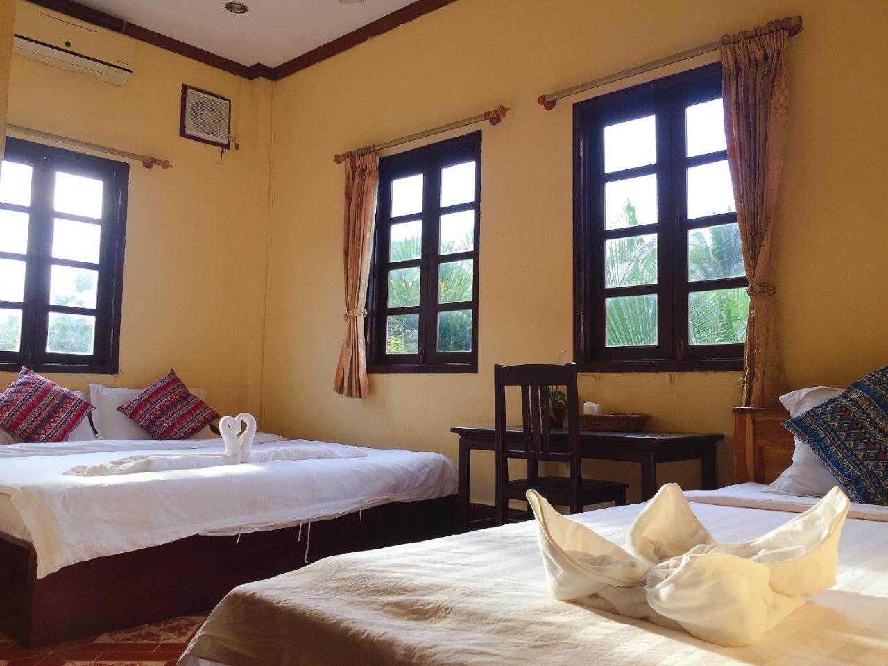 Mao Phasok Riverside Guesthouse 루앙프라방 외부 사진
