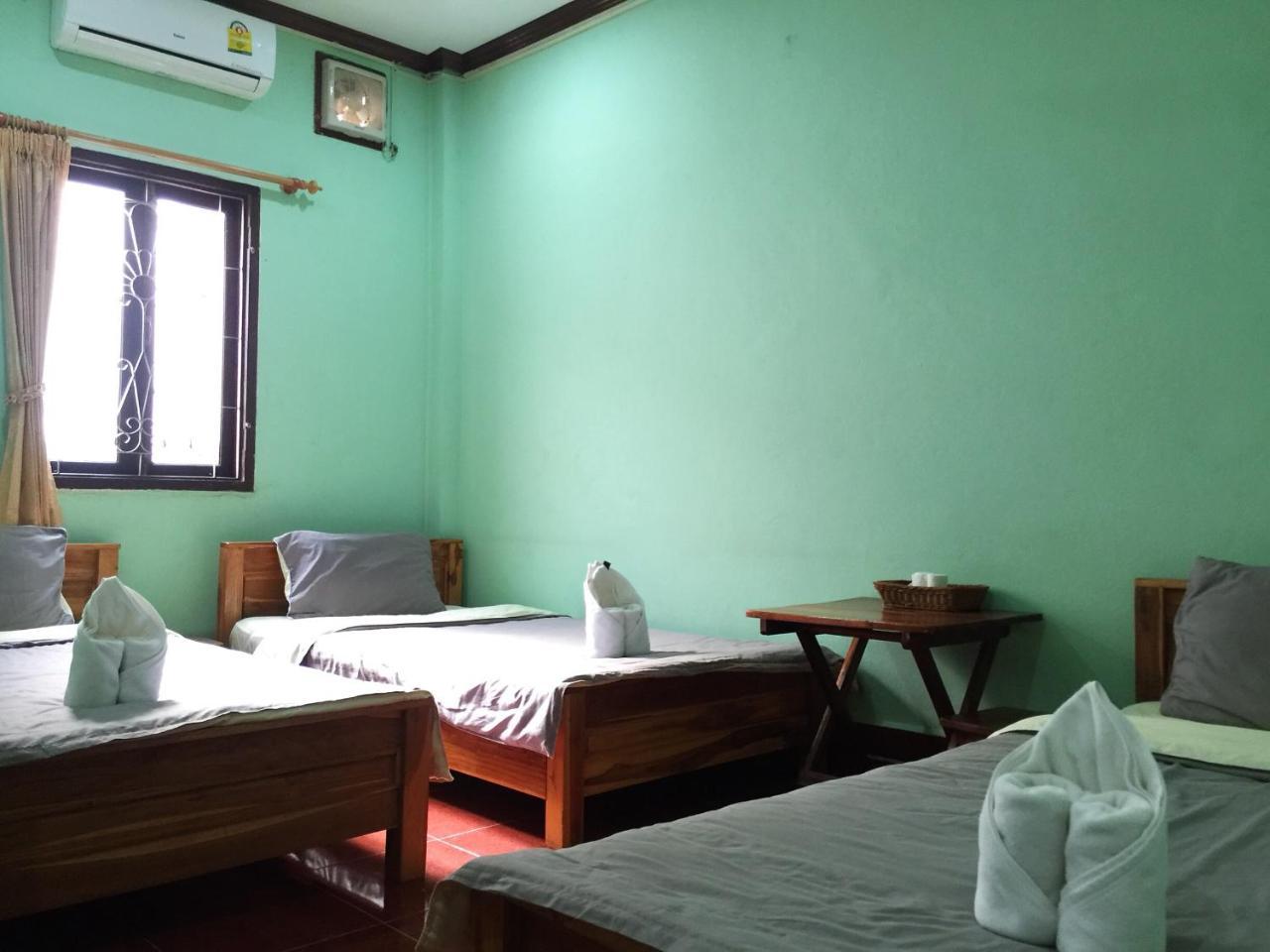 Mao Phasok Riverside Guesthouse 루앙프라방 외부 사진