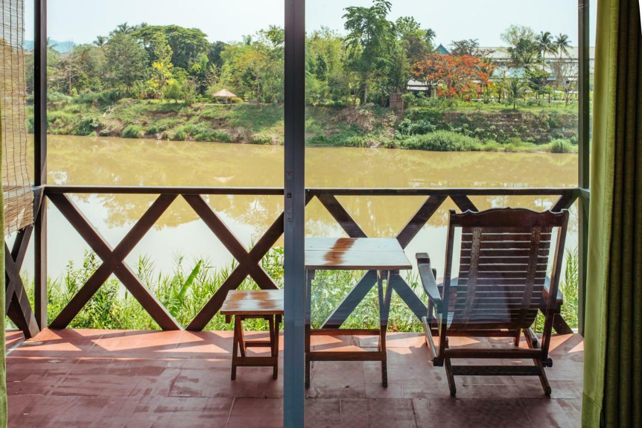 Mao Phasok Riverside Guesthouse 루앙프라방 외부 사진