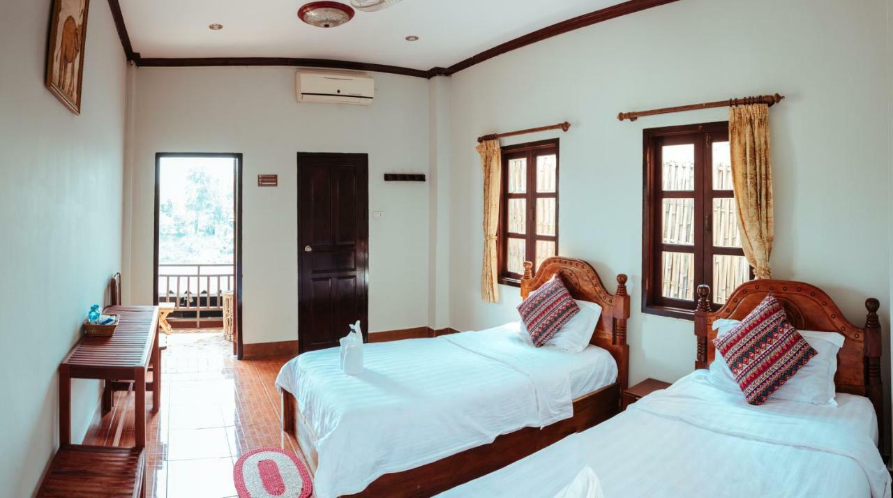 Mao Phasok Riverside Guesthouse 루앙프라방 외부 사진