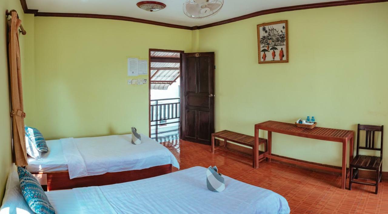 Mao Phasok Riverside Guesthouse 루앙프라방 외부 사진