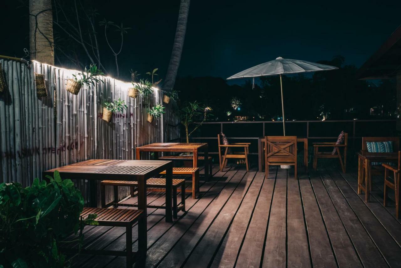 Mao Phasok Riverside Guesthouse 루앙프라방 외부 사진